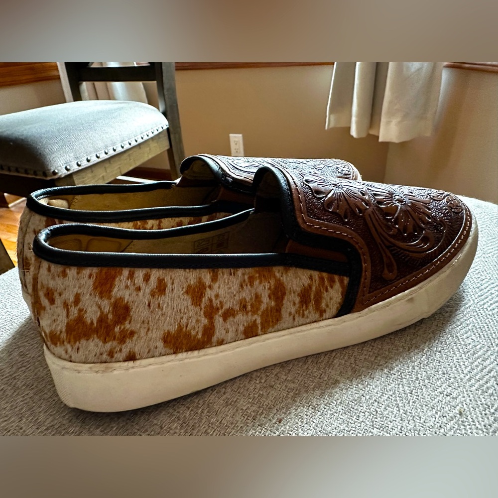 Myra Size 10 Cowhide and Tooled Leather Shoes

Never Worn